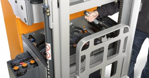 high-lift-pallet-trucks_FXV-16-N_battery-change