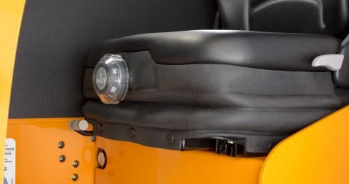 high-lift-pallet-trucks_FXV-16-N_foot-plate-height-adjustment-knob