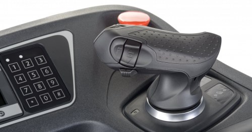 high-lift-pallet-trucks_FXV-16-N_joystick-1